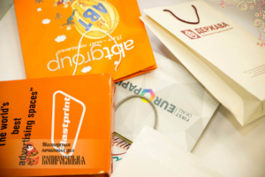 Бумажные пакеты с логотипом на заказ в Москве